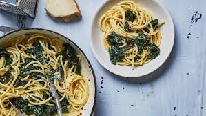 Spaghetti Aglio E Olio With Lots Of Kale Recipe Pasta Recipes Food Recipes How To Cook Pasta