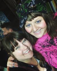 Lori Whitcraft's Instagram, Twitter & Facebook