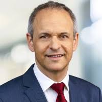 4300+ perfiles de «Ullmann»