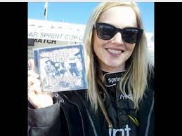 Kim Coon's Instagram, Twitter & Facebook