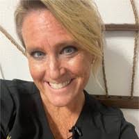 Tami Clark's Instagram, Twitter & Facebook