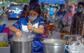 If you are a fan of sale items especially food and beverages mainly from sabah and sarawak. Pasar Borneo Seri Kembangan Kosmo Digital