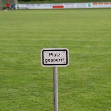 Der landkreis meldet jeden werktag die neuen fallzahlen. Corona Bremen Und Saarland Stoppen Spielbetrieb Zieht Bayern Nach Munchen Stadt