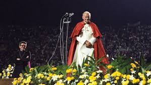 L'amore è la fondamentale e nativa vocazione di ogni essere umano. E Chi La Dimentica Quella Voce I Primi 100 Anni Di Karol Wojtyla Vatican News