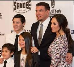 Frank mir official sherdog mixed martial arts stats, photos, videos, breaking news, and more for the heavyweight fighter from united states. Video Jennifer Jenny Mmir Is Mma Frank Mir S Wife Photos Bio Wiki