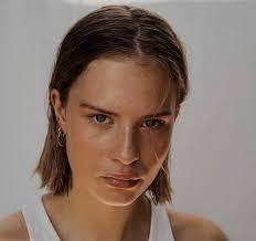 Laura Stolz's Instagram, Twitter & Facebook