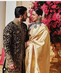 Deepika Padukone And Ranveer Singh Look Every Bit Royal As They Kickstart Their Wedding Reception Hungryboo Deepika Padukone Style Bollywood Wedding Deepika Ranveer