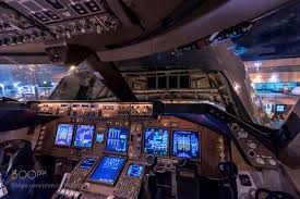 Este soporte está pensado para los aficionados que no tienen un cockpit a. 747 8 Cockpit With Open Nose Door By Jpcvanheijst With Planeaircraftairplanejetflyingboeingaviationcargopilotcockpit74 Cockpit Flight Deck Aviation Photography