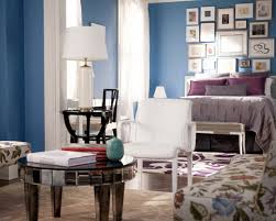 Some say that carrie bradshaw's apartment might as well be the fifth main character, that is just how well we know carrie's small but lovable apartment. Carrie Bradshaw S Apartment