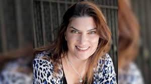 Tamara Lush talks about publishing romance novels serially, like 'Constant  Craving'