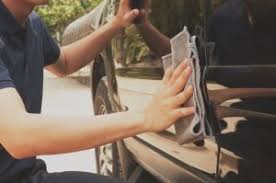 Manche flecken auf kleidung und textilien sind ein wahrer graus. Harz Entfernen Praktische Tricks Fur Das Harzflecken Entfernen