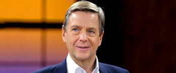 <p>claus kleber wurde im september 1955 in reutlingen als erster von zwei söhnen des diplomingenieurs dr. Claus Kleber Vom Anwalt Zum Beliebten Zdf Nachrichtensprecher Das Leben Des Tv Moderators