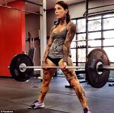 Chloie Johnsson Crossfit Trans Poses Sensuais Corpos Femininos Corpo Humano