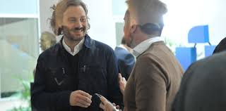 El jefe de gabinete, santiago cafiero, aseguró que hay intencionalidad política de algunos sectores que cuestionan la estrategia epidemiológica para tratar de cobrar notoriedad. Quien Es Santiago Cafiero Mano Derecha De Alberto Fernandez Y Peronista De Sangre Azul