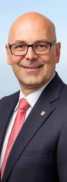 BRING HOLZ ZUM SPRECHEN: