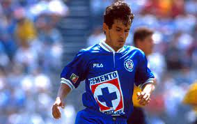 Juan reynoso estuvo acompañado por el nuevo presidente ejecutivo, álvaro dávila, y el director deportivo de cruz azul, jaime ordiales. Juan Reynoso Como Le Fue Cuando Dirigio A Cruz Azul Hidalgo