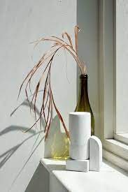 The objects used in the picture should be very convincing for the viewer in understanding the meaning for which it was used either by the subject or the photographer. ð¼ð¢ðð ð¼ððð Object Photography Prop Styling Still Life Photography