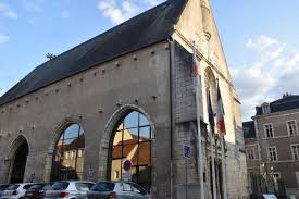 Rattaché au responsable d'affaires, vous réalisez les relevés ou la détection de réseaux secs et. Le Maire De Saint Amand Montrond Emmanuel Riotte A Choisi Son Directeur De Cabinet Saint Amand Montrond 18200