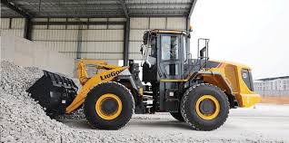 Máy xúc lật LiuGong CLG840H gầu 2.1 khối, tải trọng nâng 4 tấn