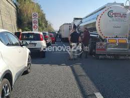 Notizie e informazioni sul traffico e viabilità con aggiornamenti su incidenti, code, cantieri e controlli velocità per viaggiare informati. Notizie Di Traffico A10 Il Vostro Giornale