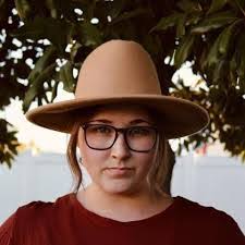 Alyssa Krantz's Instagram, Twitter & Facebook