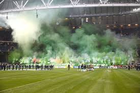 Hammarby ultras won tifo of the year in both 2000 and 2005, an award handed out by the swedish football association. Ultras Tifo On Twitter Stockholm Derby Right Now More Photos Http T Co Hklflxowse Aik Bajen Hammarby Derby Ultras Tifo Pyro Http T Co Zmczvf1ads