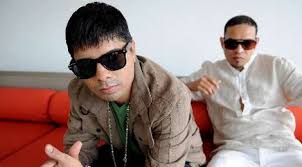 Plan B Lanzara Su Tema Zapatito Roto Con Tego Calderon Entretenimiento Radio Onda Cero Imagen con un corte de cabello de hombre muy lindo. plan b lanzara su tema zapatito roto