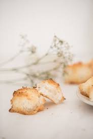 Que Faire Avec Des Blancs D Oeufs Decouvrez La Recette En 2020 Recette Blanc Oeuf Recette Biscuit Sans Oeuf Rochers Coco