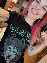 Happy FIF! I hope you all have a fabulous day 🥰 влевае Lua h EIS GET 日本藤報  کر