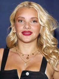 Alles rund um evelyn burdecki. Evelyn Burdecki Height Weight Size Body Measurements Biography Wiki Age