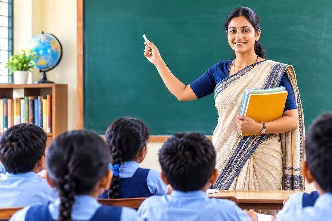 सालों का इंतजार खत्म!' UP के 4350 शिक्षकों की पदोन्नति प्रक्रिया 30 सितंबर  तक होगी पूरी | Up Teachers Promotion Process Completion September 30 Good  News