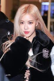 1 Tweets Que Le Gustaron A Felix Navidad Smilerswiftie5h Twitter In 2020 Black Pink Kpop Hair Color Rose Gold Blackpink