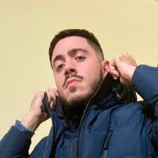 David Valladares (@D_J_V_11)