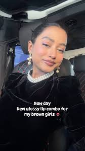 New day new glossy lip. Sharing the easiest glossy lip combo for my brown  girls with @charlottetilbury 👄.,