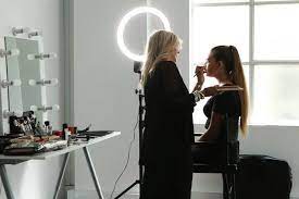 Ultimate Lighting For Makeup Application Get Decked Up Well Best Lighting For Makeup Cool Lighting Light Makeup