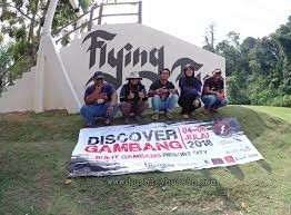 Bilik yang penuh dengan bahan terkumpul. Active Academy Aktiviti Rekreasi Gempak Di Bukit Gambang Resort City Pahang Husniey Husain