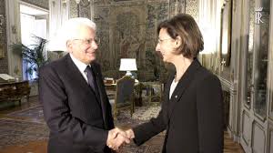 Su msn notizie leggi news locali, le notizie del giorno di cronaca e di politica italiana e straniera, tecnologia e scienza! Mattarella Incontra La Nuova Presidente Della Corte Costituzionale Marta Cartabia Youtube