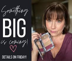 Launching text bundle club with giveaways