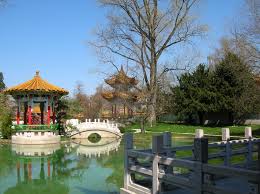 It might be a little better on a busy day, but not on the monday eve we went. Zuerich China Garten Zurich China Garden Mapio Net