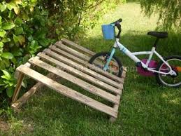 Wenn ihr euer persönliches garten/balkonparadies etwas aufhübschen wollt. 5 Diy Ideen Aus Paletten Fur Garten Dekoking