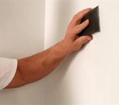 Dans ce tuto en langue des signes, mr.bricolage vous explique comment réparer votre mur en plâtre. Comment Reparer Les Fissures Et Les Trous Dans Les Murs Benjamin Moore