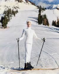 What To Wear Skiing In Winter 2021 Cute Ski Outfits