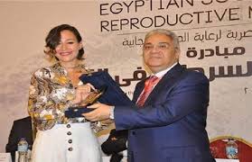 أعربت الفنانة منة فضالي، عن إستيائها الشديد من الذين يسيئون لها ويتجازوا في الكلام معها، وأكدت أنها سوف تتقدم بعد ذلك ببلاغات لمباحث الإنترنت وتفضح هؤلاء الأشخاص على حساباتها الشخصية. Ù…Ù†Ø© Ø´Ù„Ø¨ÙŠ ÙØ®ÙˆØ±Ø© Ø¨Ù…Ø´Ø§Ø±ÙƒØªÙŠ ÙÙŠ Ù…Ø¨Ø§Ø¯Ø±Ø© Ø­Ù‚ Ù…Ø±Ø¶Ù‰ Ø§Ù„Ø³Ø±Ø·Ø§Ù† ÙÙŠ Ø§Ù„Ø¥Ù†Ø¬Ø§Ø¨ Ø¨ÙˆØ§Ø¨Ø© Ø§Ù„Ø£Ù‡Ø±Ø§Ù…