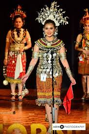 Gambar dan daftar nama lengkap pakaian adat daerah indonesia, image and list full name. Kumang Saribas And This Is My Story