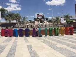 Letrero De Aguascalientes Frente Al Monumento De El Encierro Ubicado En Las Calles Elizondo Y Lopez Mateos Agua Aguascalientes Destinos Mexico Monumento