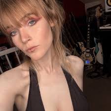 Frances Sheen (@Sheeno)