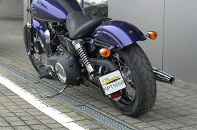 Support De Plaque D Immatriculation Noir Harley Davidson Dyna 1984 Rizoma Supports Eclairage Pl Immatricula Harley Davidson Dyna Harley Davidson Harley