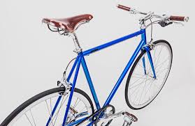Zwei Neue Urban Bikes Von Mika Amaro Avid Blue Und Rocket Silver Unhyped Fahrrad Design Radfahren Fahrrad