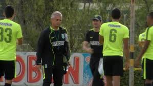 Reinaldo rueda es el director técnico del atlético nacional quien ha querido especialmente enviarle a juanse un mensaje de aliento en su proceso de. Reinaldo Rueda Se Queda Dirigiendo A Atletico Nacional