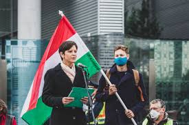 Az egyenes beszéd vendége szél bernadett független országgyűlési képviselő.iratkozzon fel csatornánkra: Szel Bernadett Csak Hazatalalt Orban Viktor Magyar Hang